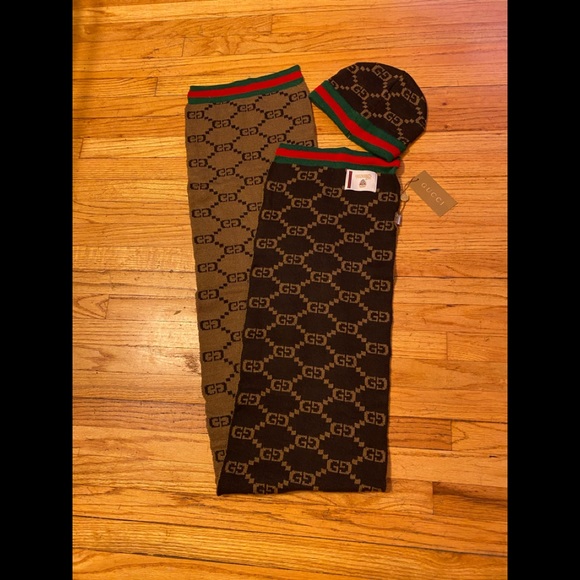 Gucci Accessories - New Gucci set